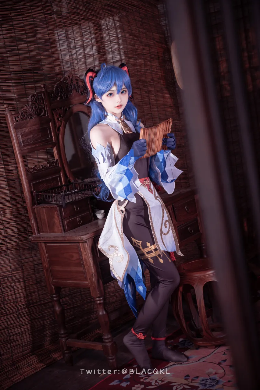 Blacqkl (白莉爱吃巧克力) cosplay Ganyu – Genshin Impact by 白莉爱吃巧克力