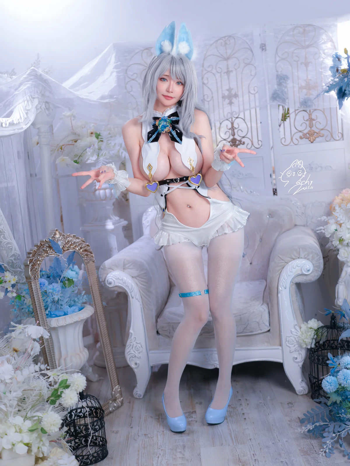 Machi馬吉 - White Rabbit by Machi馬吉