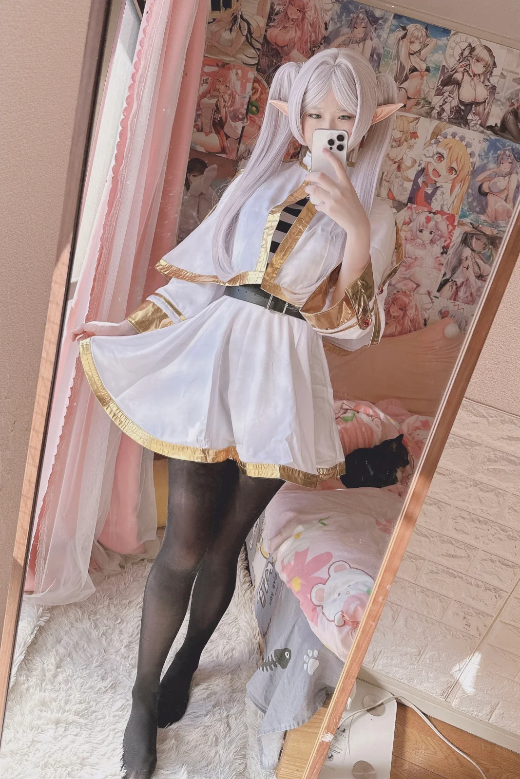 Xidaidai (喜呆呆) cosplay - Frieren by xidaidai