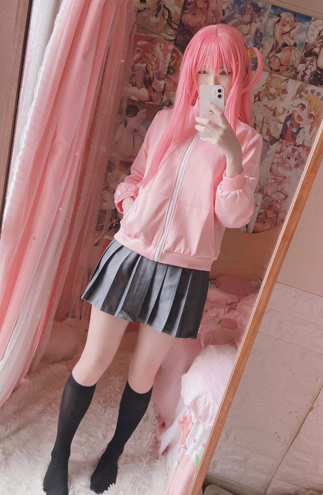 Xidaidai (喜呆呆) cosplay - Bocchi the Rock! - Hitori Gotō by xidaidai